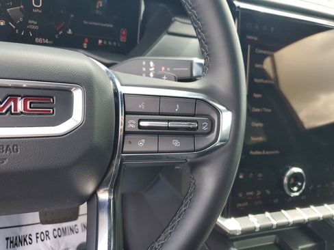 Used 2025 GMC Acadia Elevation image 26