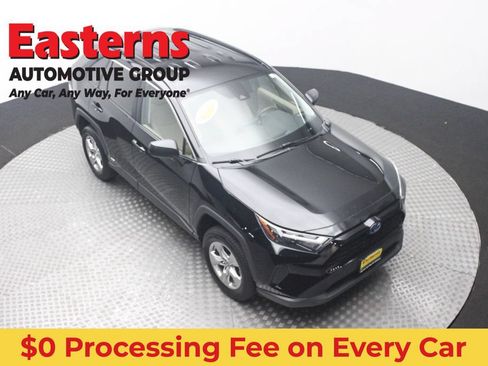 Used 2023 Toyota RAV4 LE AWD/4WD image 3