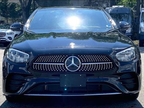 Used 2023 Mercedes-Benz E 350 4MATIC Sedan image 2
