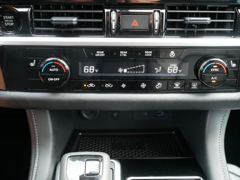 Certified 2025 Nissan Pathfinder SL AWD/4WD image 23