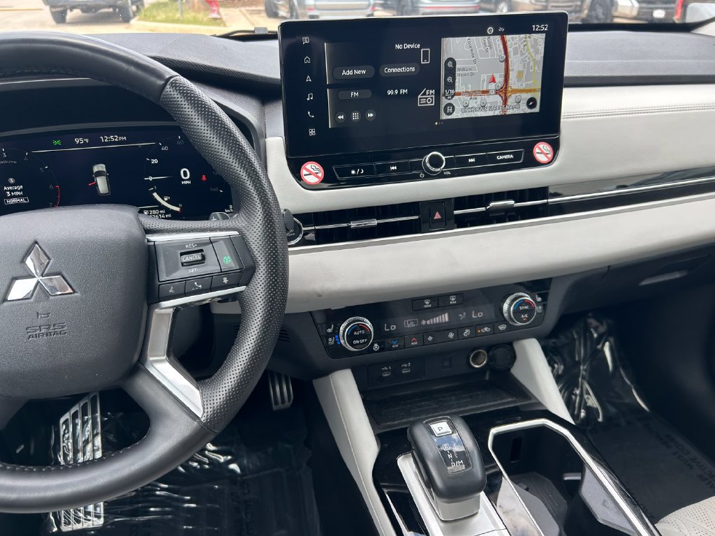 Used 2025 Mitsubishi Outlander SEL AWD/4WD image 19