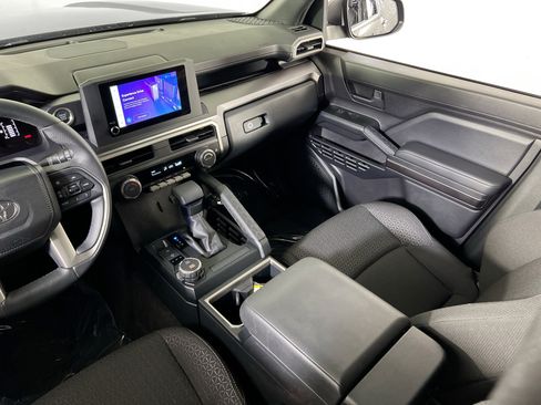 Used 2025 Toyota 4Runner SR5 AWD/4WD image 22