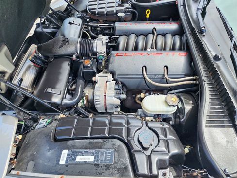 Used 1998 Chevrolet Corvette Convertible w/ Memory Pkg image 27