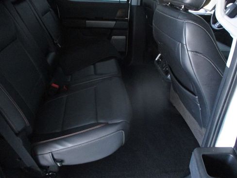 Used 2023 Ford F150 Lariat w/ Trailer Tow Package image 12