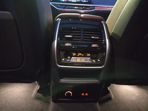 Used 2026 BMW X7 xDrive40i image 26