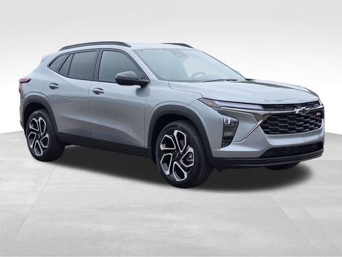 New 2026 Chevrolet Trax RS w/ Sunroof Package FWD image 4