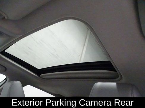 Used 2021 Toyota RAV4 XLE Premium image 10