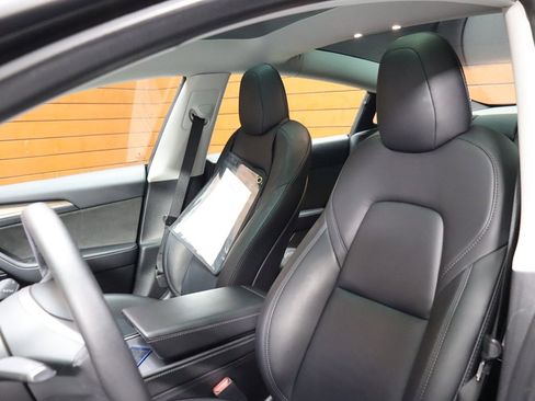 Used 2022 Tesla Model 3 Standard Range image 39