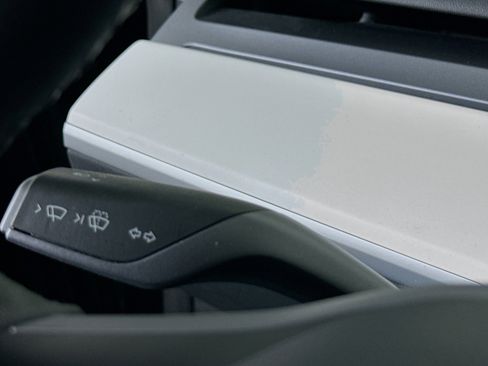 Used 2023 Tesla Model 3 Standard Range image 16