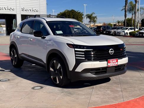 New 2026 Nissan Kicks SR image 2