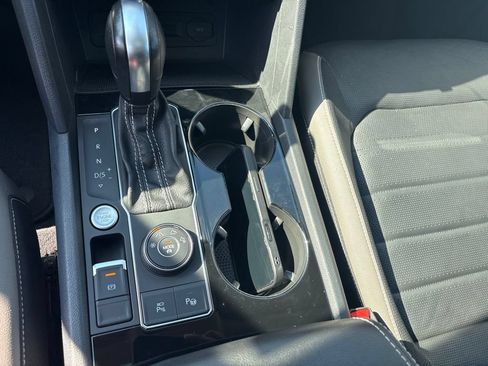 Used 2022 Volkswagen Atlas SEL Premium AWD/4WD image 16