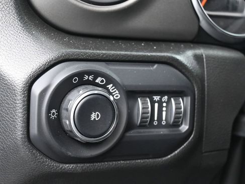 Used 2022 Jeep Wrangler Unlimited Sport image 14