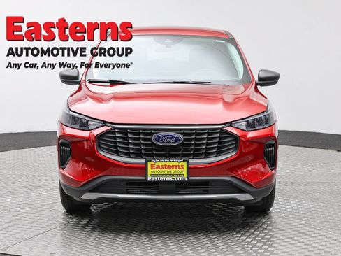 Used 2023 Ford Escape Active AWD/4WD image 2