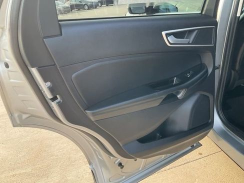Used 2020 Ford Edge SEL image 24