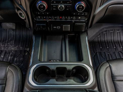 Used 2020 GMC Sierra 3500 Denali w/ Denali Ultimate Package image 28