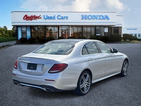 Used 2019 Mercedes-Benz E 300 4MATIC image 5