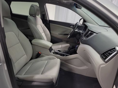 Used 2018 Hyundai Tucson Value FWD image 28
