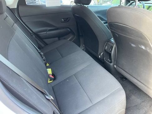 Used 2024 Hyundai Kona SEL FWD image 11