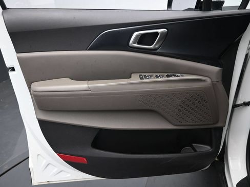 Used 2026 Kia Carnival FWD image 23