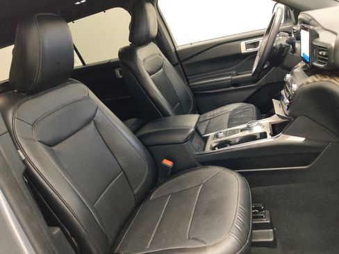 Used 2020 Ford Explorer Limited w/ Class III Trailer Tow Package image 21