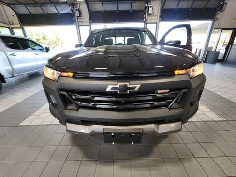 Used 2026 Chevrolet Colorado Trail Boss AWD/4WD image 2