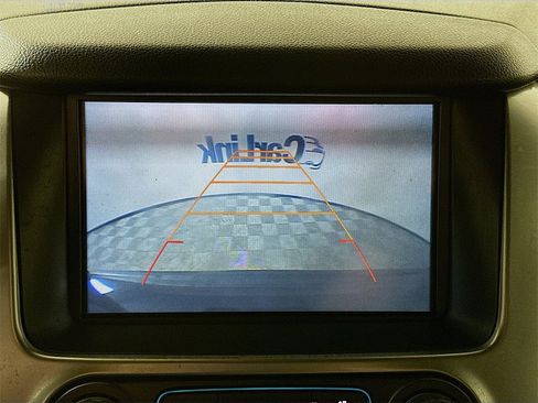 Used 2016 Chevrolet Suburban LT image 17