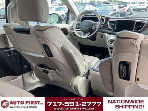 Used 2019 Chrysler Pacifica Limited w/ Advanced Safetytec Group FWD image 14