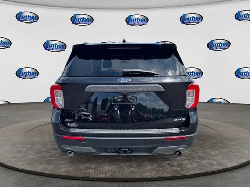 Used 2023 Ford Explorer XLT w/ Equipment Group 202A AWD/4WD image 4