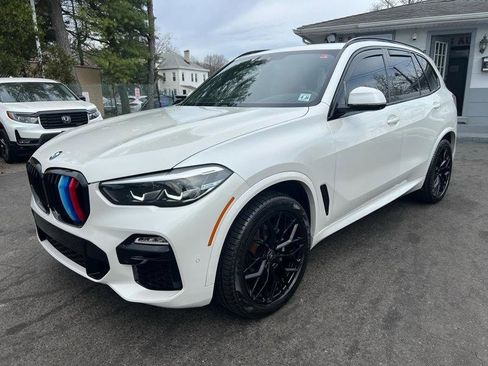 Used 2021 BMW X5 xDrive40i w/ M Sport Package image 3