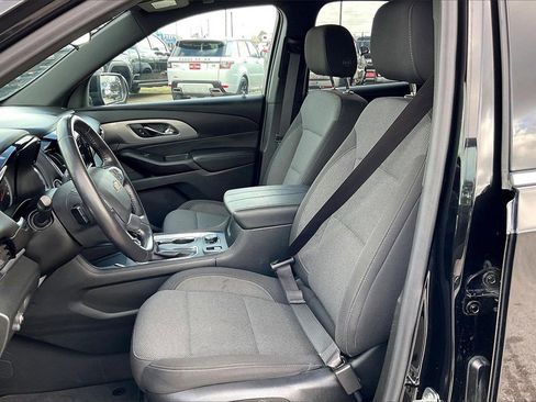 Used 2022 Chevrolet Traverse LT image 18
