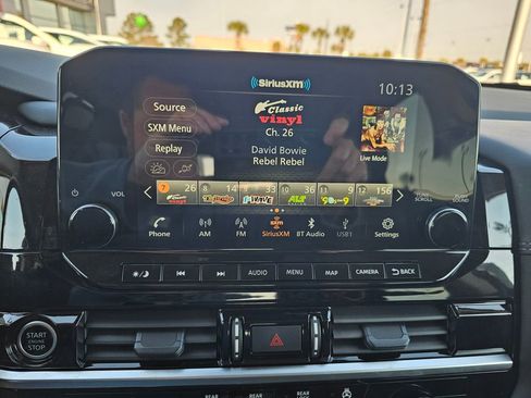 Used 2024 Nissan Pathfinder Platinum image 29