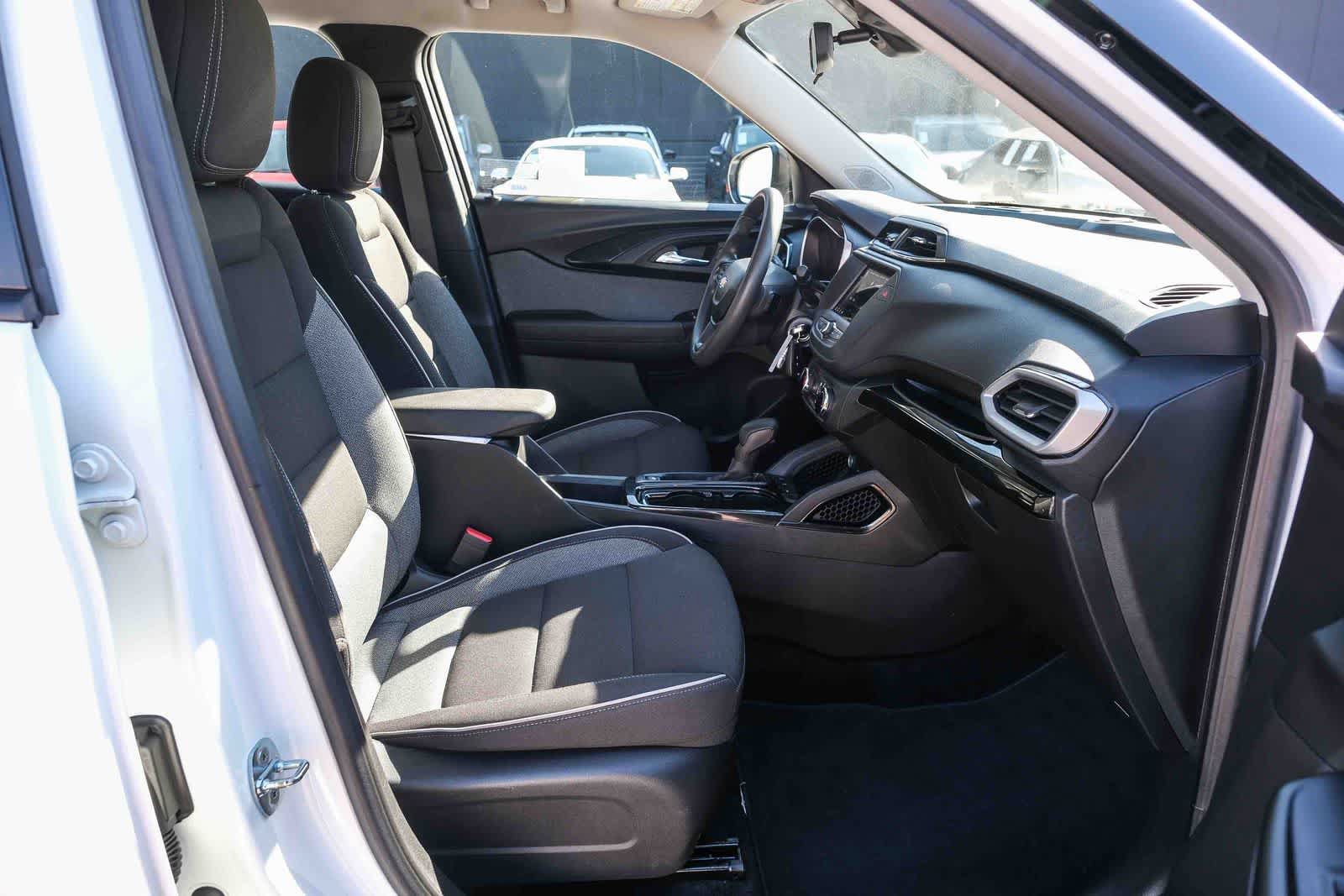 Used 2023 Chevrolet TrailBlazer LS FWD image 18