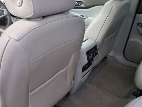 Used 2017 GMC Acadia SLT image 18