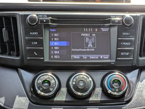 Used 2016 Toyota RAV4 LE FWD image 18