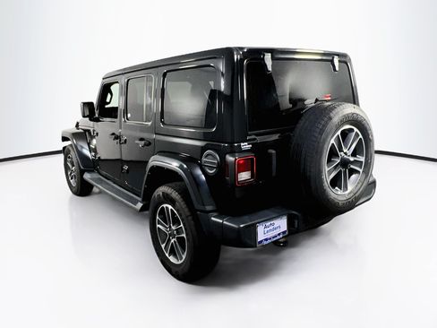Used 2023 Jeep Wrangler Unlimited Sahara AWD/4WD image 7