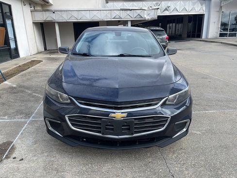 Used 2018 Chevrolet Malibu LS image 2