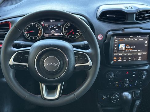 Certified 2023 Jeep Renegade Trailhawk AWD/4WD image 14
