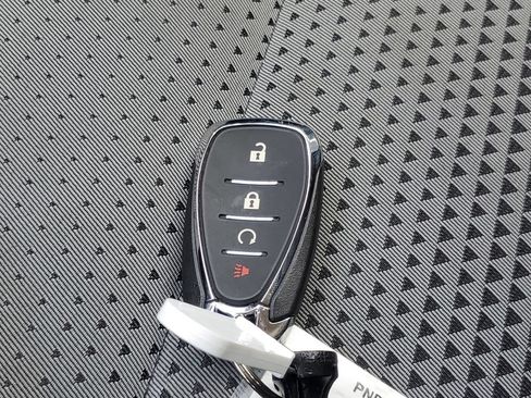 Used 2025 Chevrolet Trax LT FWD image 31