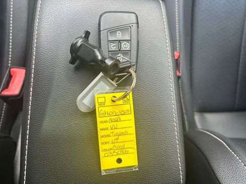 Used 2022 Volkswagen Tiguan SE image 52