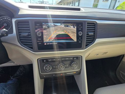 Used 2021 Volkswagen Atlas SE w/ Panoramic Sunroof Package image 6