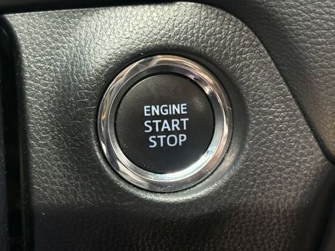 Used 2019 Toyota RAV4 XLE FWD image 22