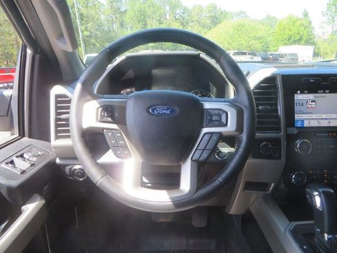 Used 2019 Ford F150 Lariat image 17