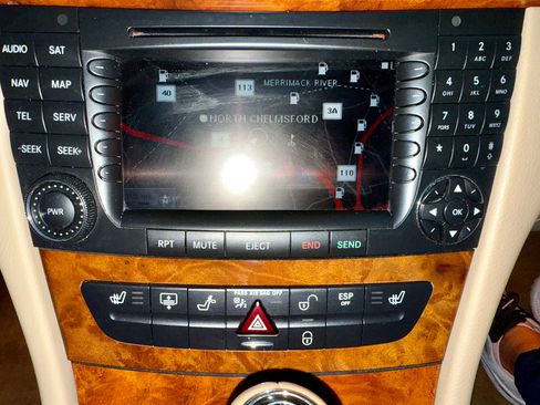 Used 2008 Mercedes-Benz E 350 Luxury image 36