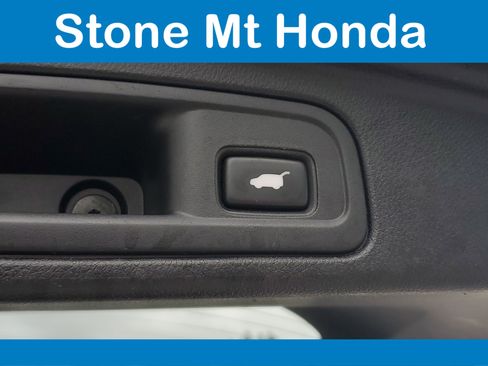 Used 2017 Honda Pilot Touring image 10