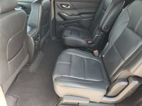 Used 2022 Chevrolet Traverse RS FWD image 30
