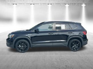 Certified 2023 Volkswagen Taos SE w/ Panoramic Sunroof Package FWD video 2
