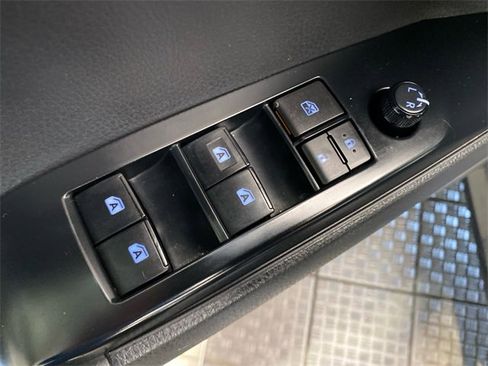 Used 2020 Toyota Camry LE image 14