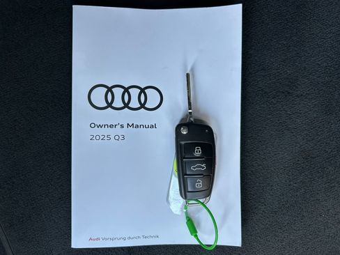 Used 2025 Audi Q3 2.0T Premium AWD/4WD image 16