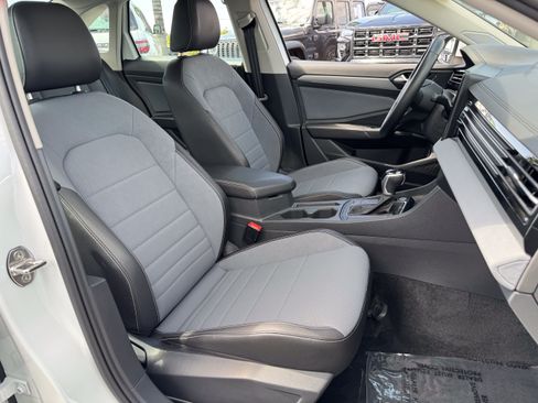 Used 2025 Volkswagen Jetta SE w/ Sunroof Package FWD image 35