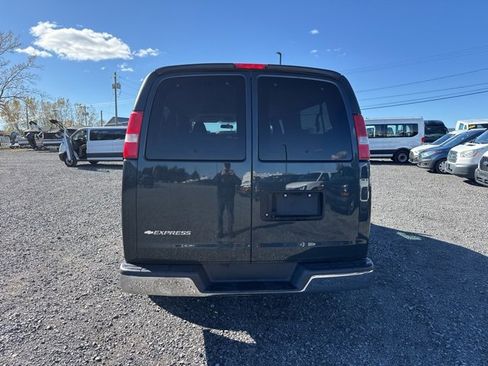 Used 2017 Chevrolet Express 3500 LT w/ LT Preferred Equipment Group image 7